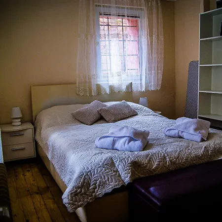 Niki Apartament *